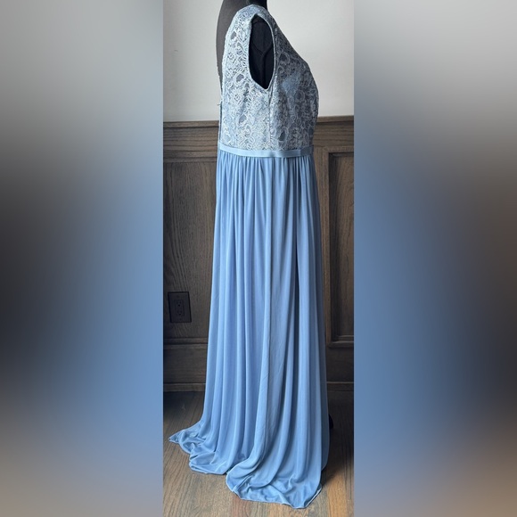 David's Bridal bridesmaid formal Light Blue Lace Maxi Dress NWT 16 - Picture 7 of 9